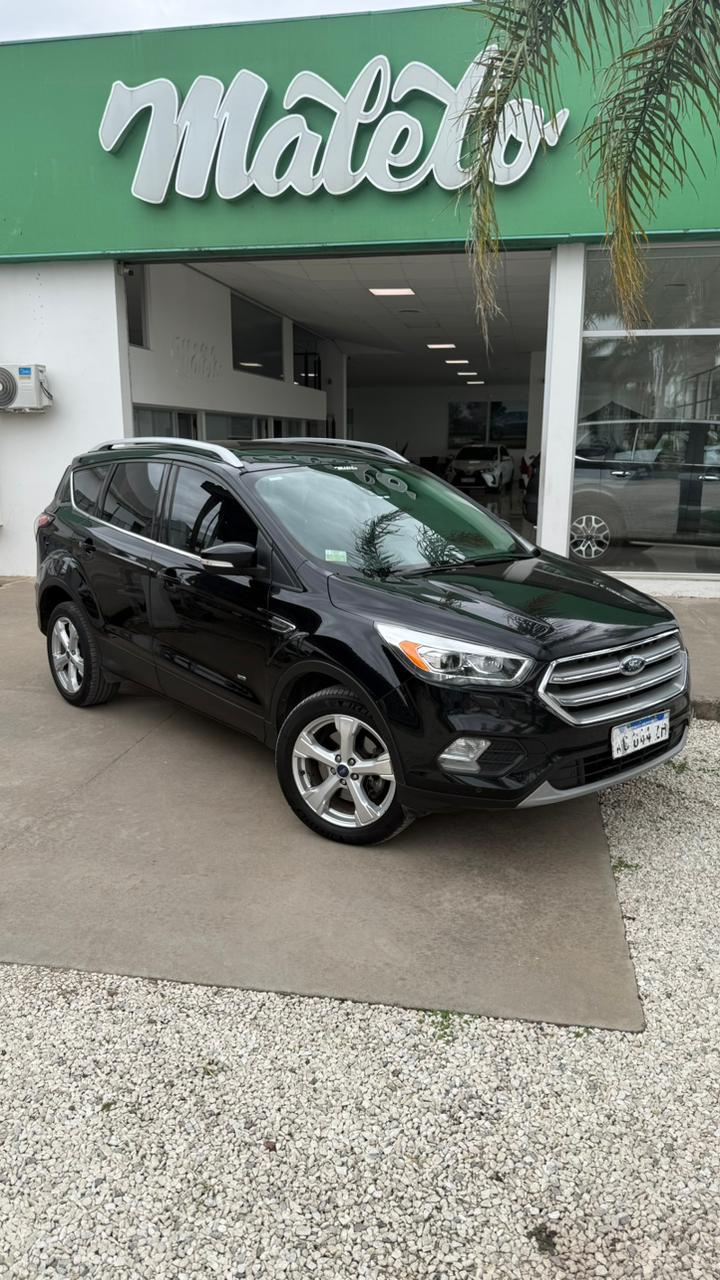 FORD - KUGA  - TITANIUM  ECOBOOST  - 2017